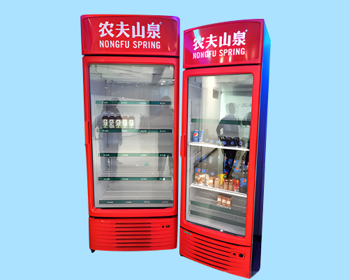 饮料柜门体